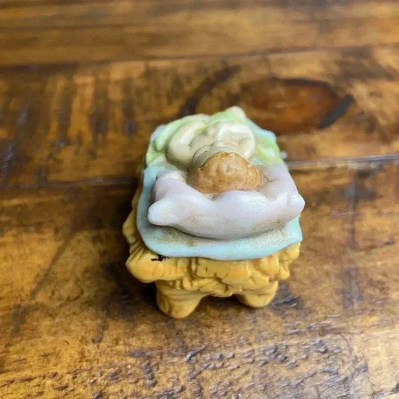 Vintage Ceramic Baby Jesus Figurine- Replacement Piece Only- Made in China - Picture 5 of 6